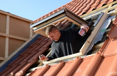 Pose de fenêtres de toit Velux à Balan